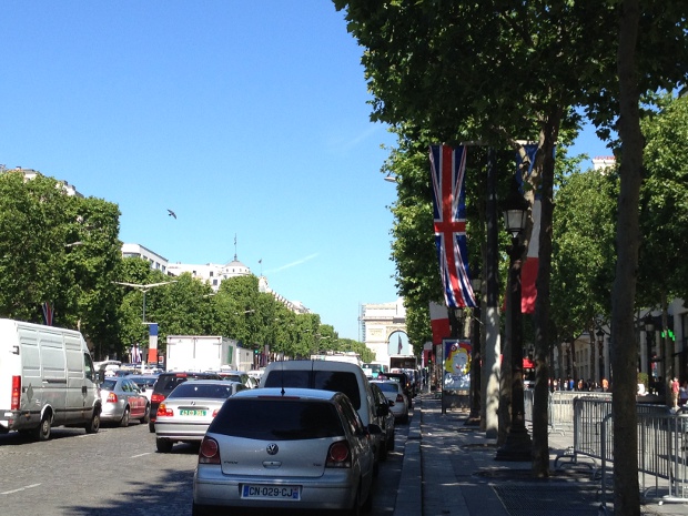 Avenue des Champs-Élysées in Paris