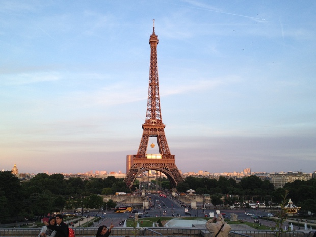 Sonnenuntergang am Eiffelturm in Paris